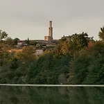 La Planque De L'eclusier *